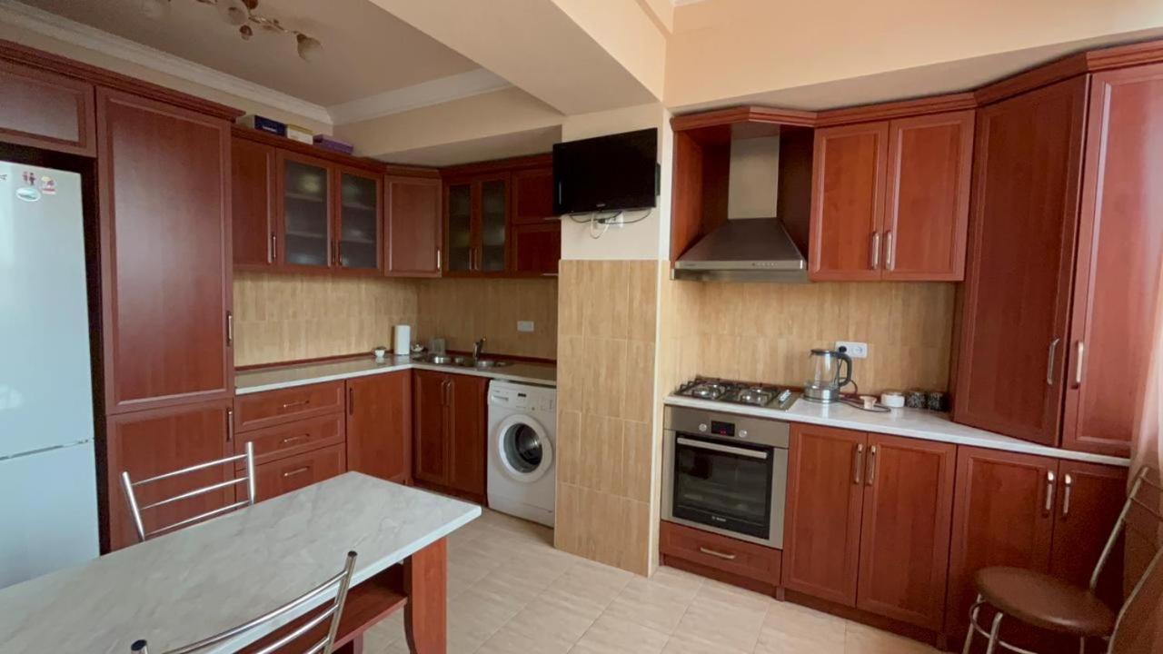 Lesi Apartament Yerevan Exterior photo